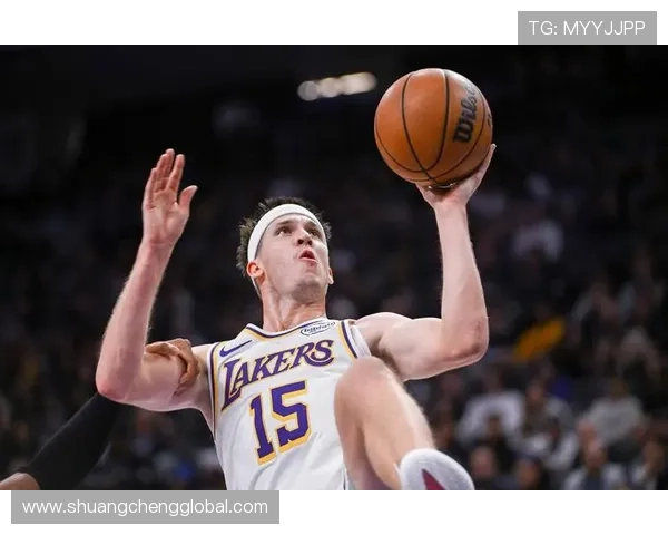 里夫斯赛季前四场狂砍143分创湖人队史第三高仅次于乔丹和科比